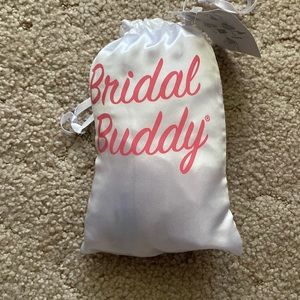 Bridal buddy for wedding dress